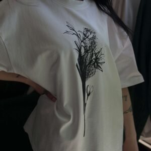 Koszulka z abstrakcją zaprojektowana przez Pinkrose_tattoo